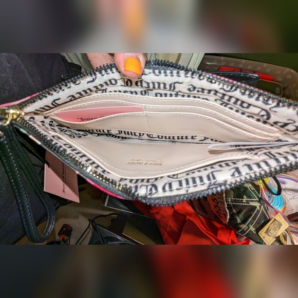 JUICY COUTURE wristlet - Picture 4 of 4